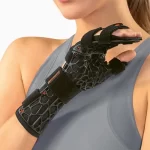 Muñequera con fijación de dedos y pulgares para inmovilización