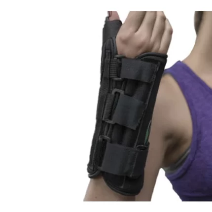 Férula de muñeca izquierda con pulgar en abducción